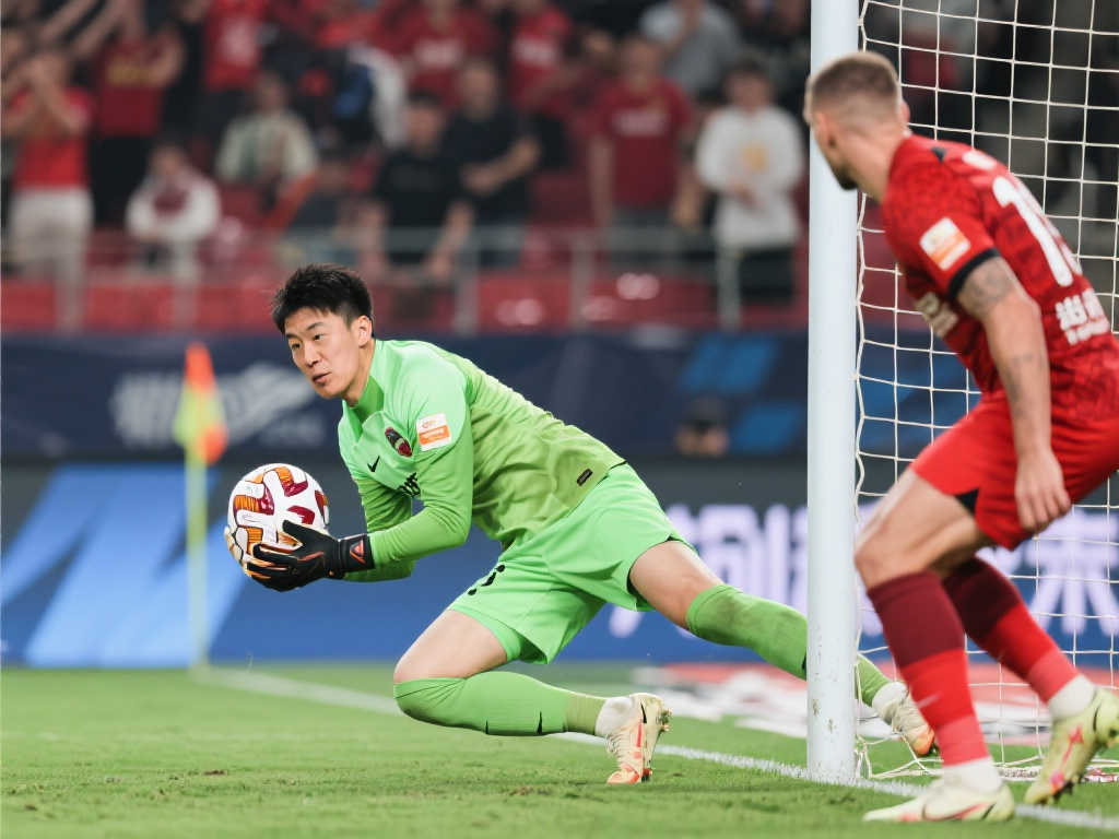 酒更多依靠 酒更多依靠